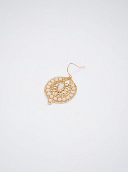 Earring with diamond