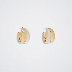 Earring with diamond