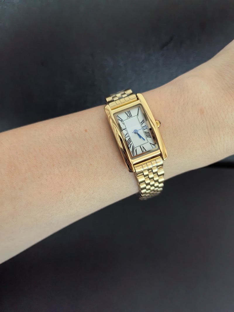 Women Quartz Watch - Image 4