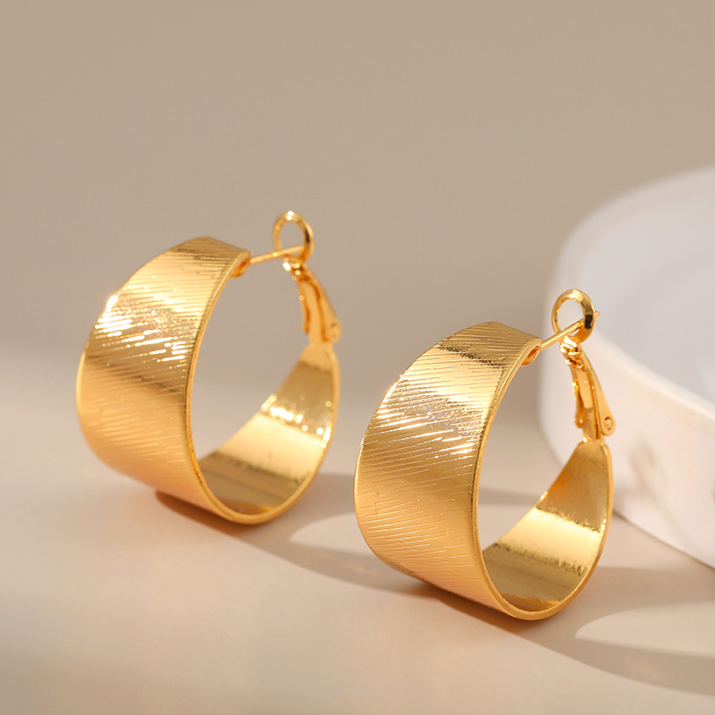 18K Real Gold Plated Brass Wide Band Textured Hoop Ear Clips Minimalist European Style Metallic Luxury Earrings for Women