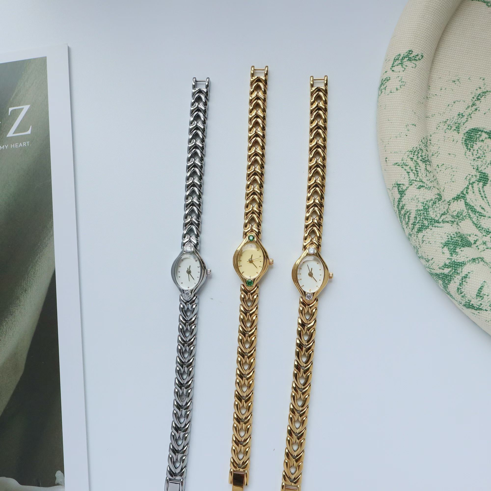 Vintage Teardrop Oval Chain Bracelet Ladies Dress Watch with Japanese Quartz Movement - Image 2