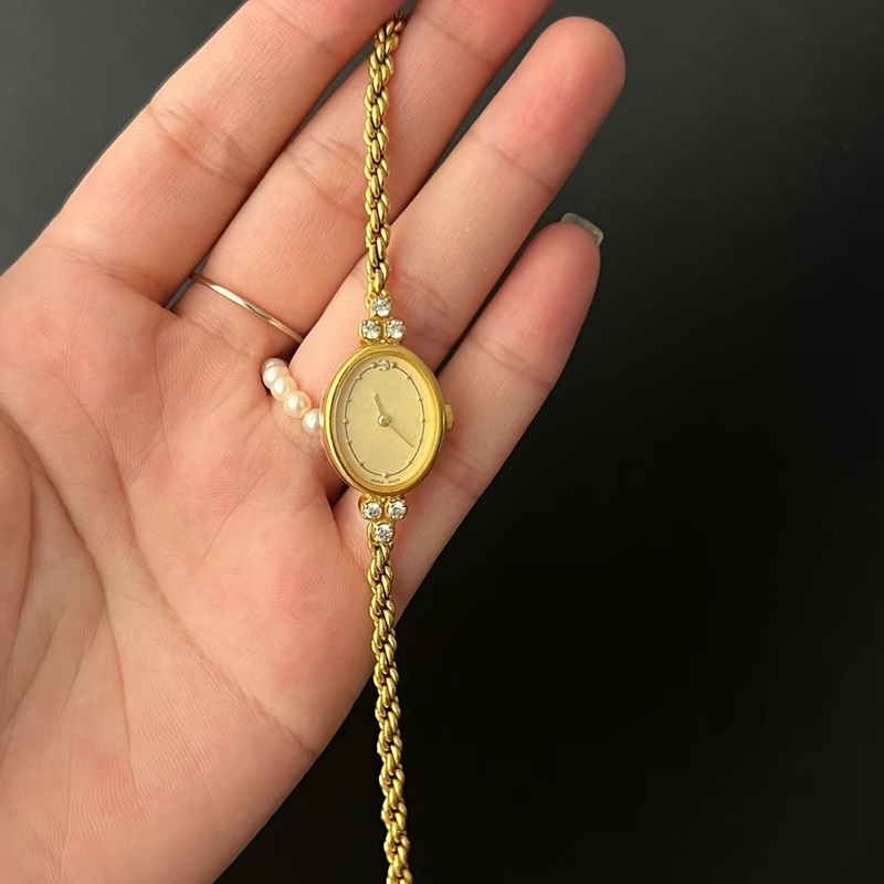Vintage Dainty Gold Oval Bracelet Watch, Japan Small Quartz Movement - Image 3