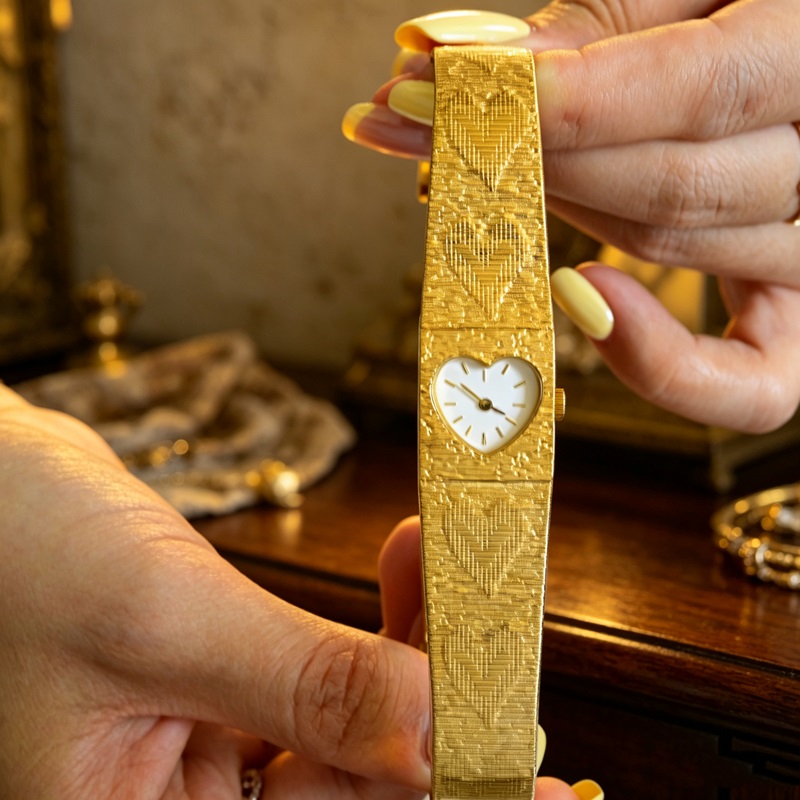 Vintage Heart‑Shape Gold Bracelet Watch for Ladies - Image 3