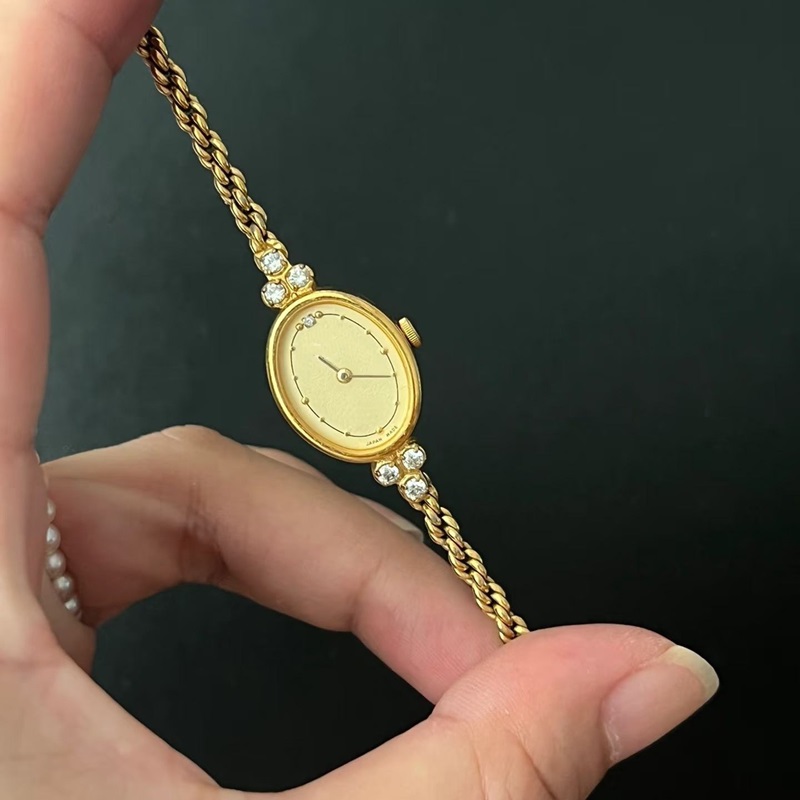 Vintage Dainty Gold Oval Bracelet Watch, Japan Small Quartz Movement - Image 4