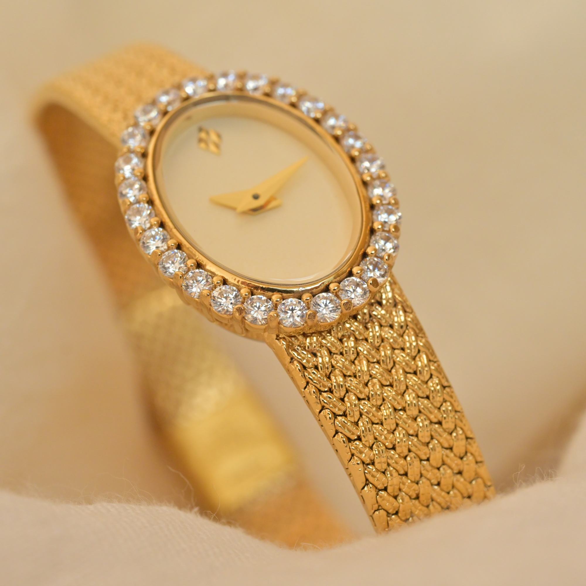 Vintage Oval Watch Japan Quartz Women Dress Wristwatch - Image 4